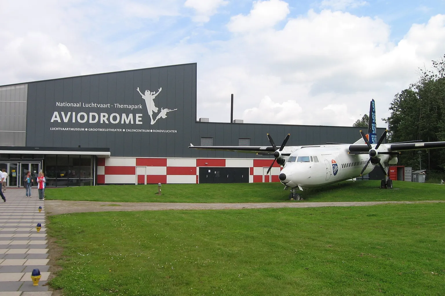 Aviodrome horaires : guide papier ou application mobile ?