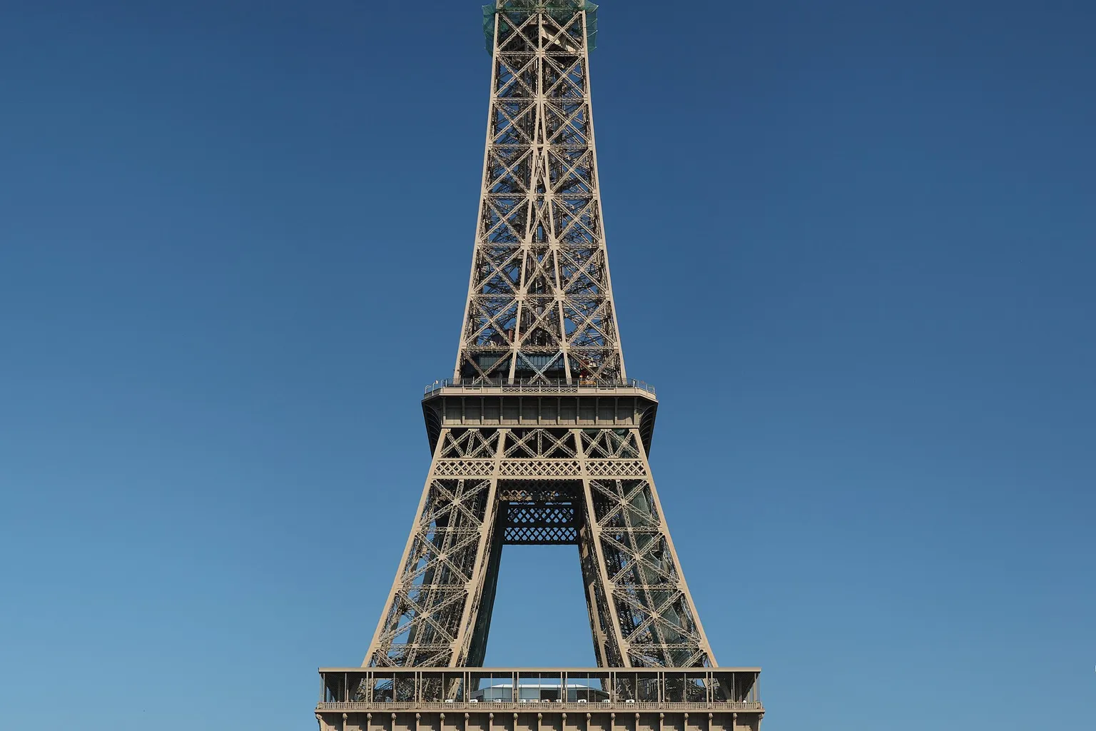 Tour Eiffel tarifs : quel budget prévoir pour votre visite ?